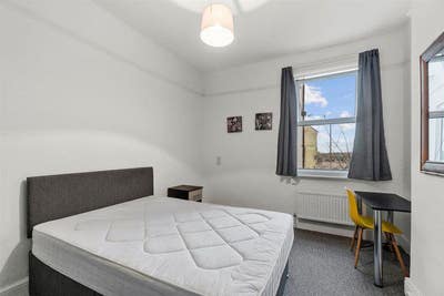 Amazing Abingdon Road- Double Room To Let! Main Photo