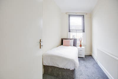 ** Furnished Single Room in Fulham Broadway ** Main Photo