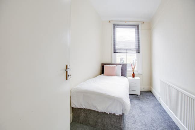 ** Furnished Single Room in Fulham Broadway ** Main Photo