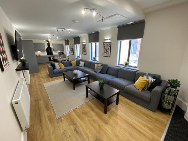 Ensuite Rooms in Fab Refurb - Attenborough House Main Photo