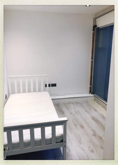 Ensuite Room  Main Photo