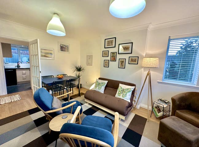 **SHORT-LET - Bills Included - 2 Bedrooms** Main Photo