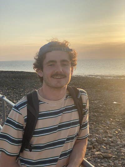Professional looking for long term let Main Photo