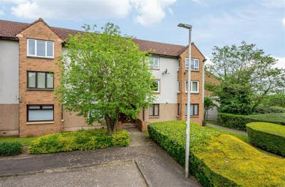 Fully furnished luxury three bed flat Main Photo