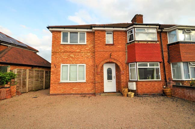 Student Rooms Available - Windsor Avenue Main Photo