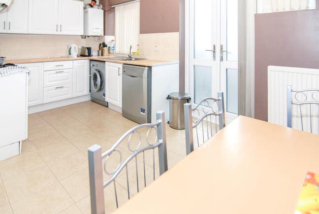 🚨 house with garden , last room available Main Photo