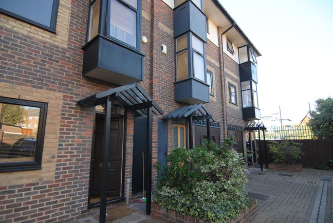 🚨 house with garden , last room available Main Photo