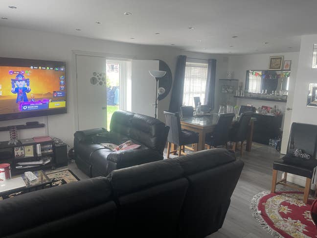 Double room to let in Wembley  Main Photo