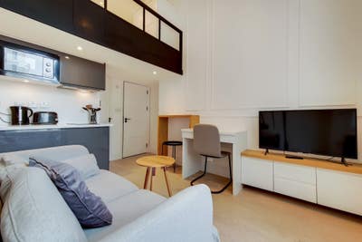 Luxurious Mezzanine Flat Main Photo