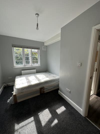 Double room available at Leytonstone - 5 min walk  Main Photo