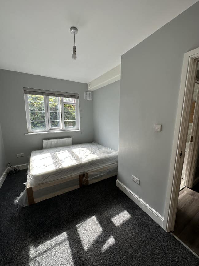 Double room available at Leytonstone - 5 min walk  Main Photo