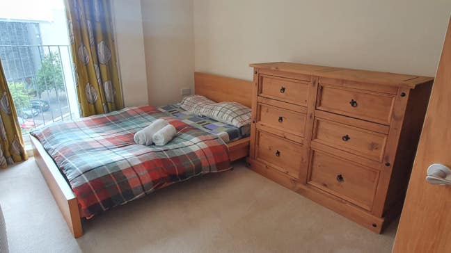 Double bedroom with Ensuite (shared) bathroom   Main Photo