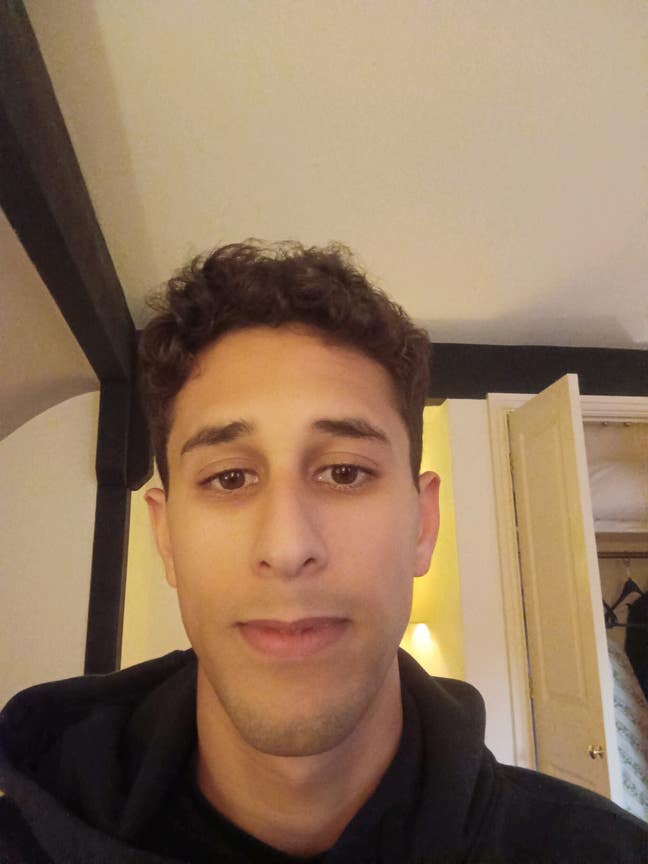 URGENT ROOM WANTED Main Photo