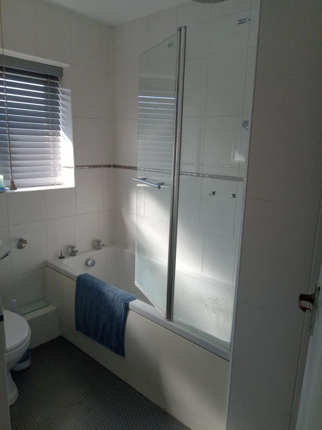 Large Single with own bathroom  Main Photo