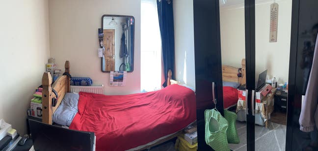 Single room available close to laindon station Main Photo