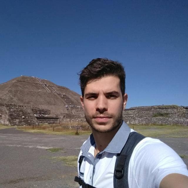 Spanish professional looking for convivial house Main Photo