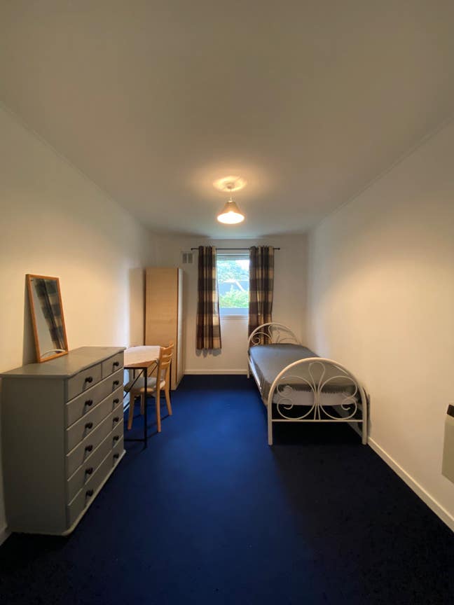 Room in 2 bedroom Flat near ARI Main Photo