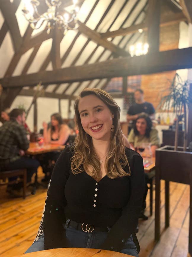 Female professional seeking friendly house share! Main Photo