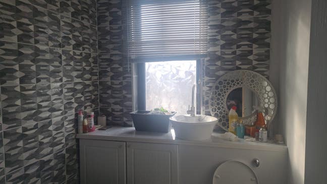 Double Room in Nice House Main Photo