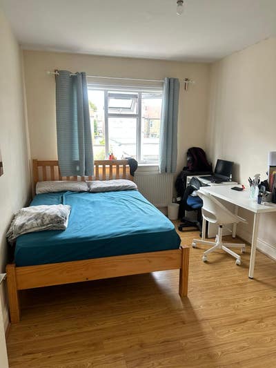 ✨ Bright Double • 📍3min Gants Hill • 🌳 Garden  Main Photo