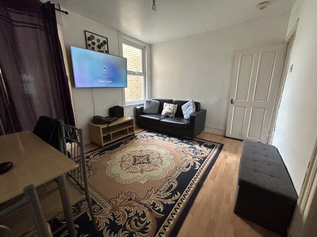 Room to let near West-ham and Canning town Station Main Photo