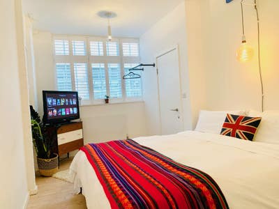 Superking Ensuite in Gated Mews - close to City Main Photo