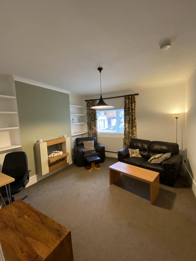  1 Bed Flat Main Photo