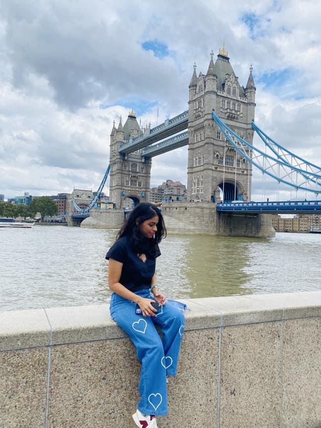 Looking for a room Main Photo