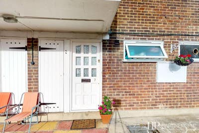 1 bedroom flat  Main Photo
