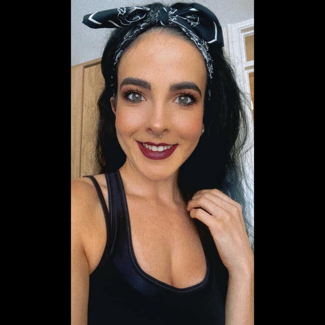 Professional female looking for share! :) Main Photo