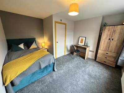 Modern Ensuite | Bills Included | Professional HMO Main Photo