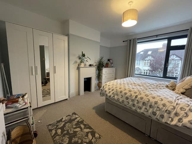 Large double room Main Photo