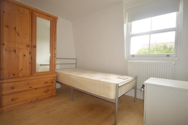 4 Bedroom to rent in Caledonian Road Main Photo