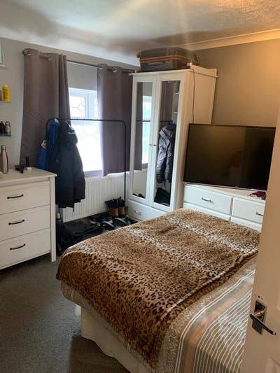 Large bedroom to rent in family from 09/12/2025 Main Photo