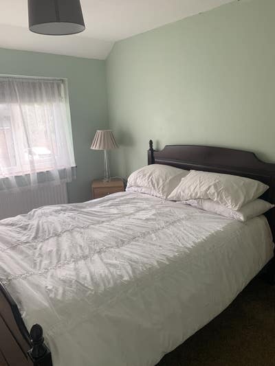 Double room Poundhill Crawley Main Photo