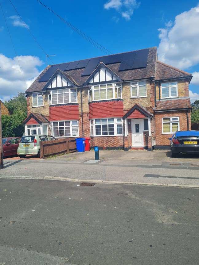 Hillingdon 1 Double bedroom & lounge/2nd bedroom Main Photo