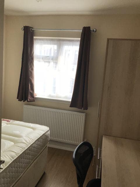  Double Room To Rent Near Kingston and Surbiton  Main Photo