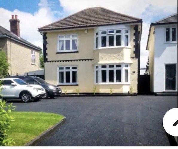 Clean space in family home Main Photo