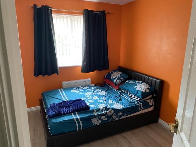 Double Room Available near City Centre Main Photo
