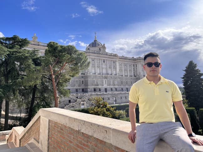 Professional Male seeks a single or double room Main Photo