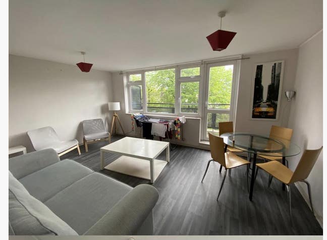 Double Rooms to Let in Berdmondey  Main Photo