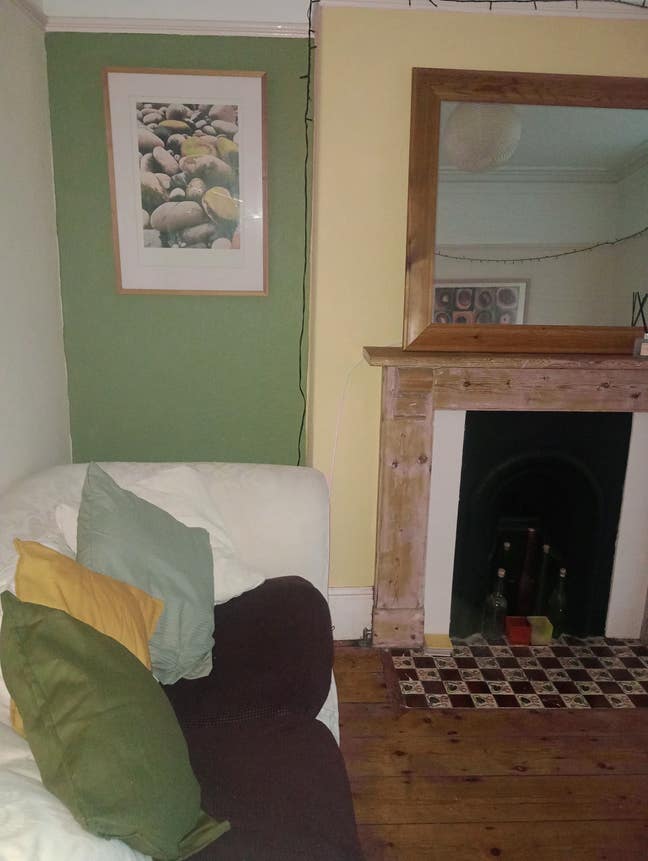 Room in lovely well decorated Post-grad house Main Photo