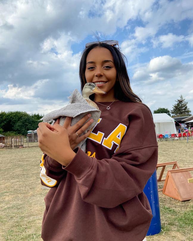 My name is Leah and I'm looking to move to Lo... Main Photo