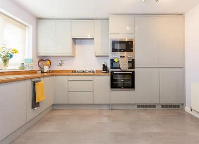 Fully furnished double bedroom available for rent  Main Photo