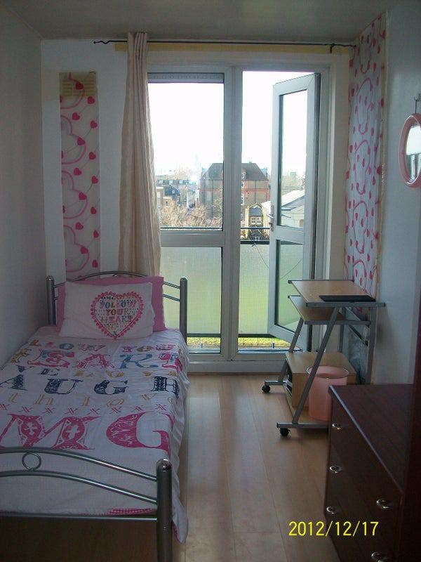 Large  Single  Room+Private  Balcony**Females Only Main Photo