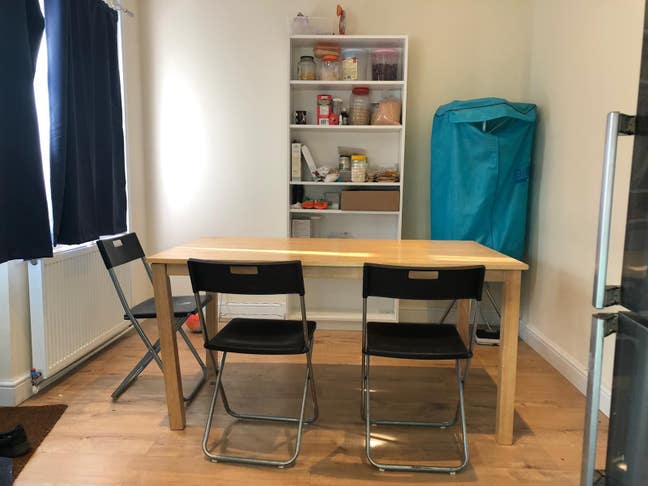 Large Double room Available - single Professionals Main Photo