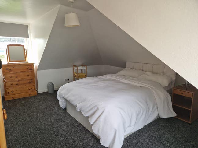 1 fully furnished double bedroom  Main Photo