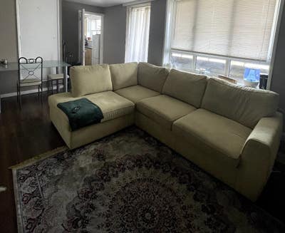 Spacious One Bed Flat with Nice Balcony View Main Photo