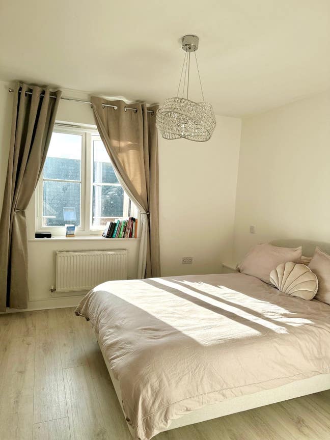 Beautiful, lux en-suite near Colchester North st Main Photo