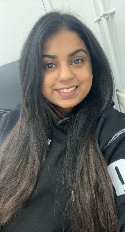 I'm currently on the hunt for a cozy room Main Photo